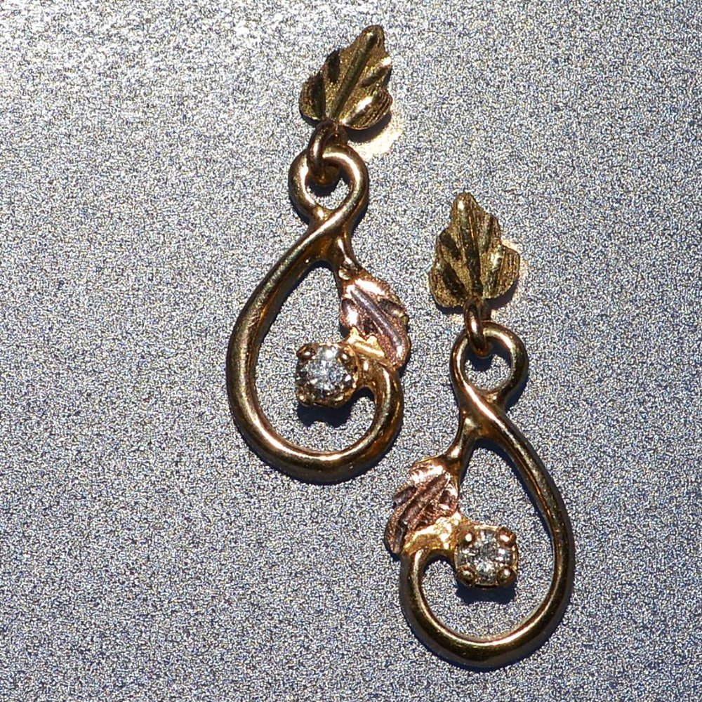 Black Hills Gold Earrings with Diamond and 10K Gold Leaf and Grapes